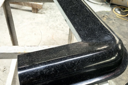 玄武黑，芬迪黑