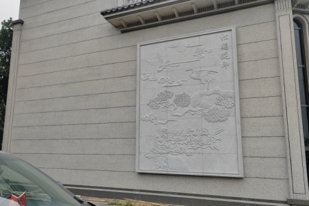 专业定制别墅外墙芝麻白浮雕壁画、栏杆板