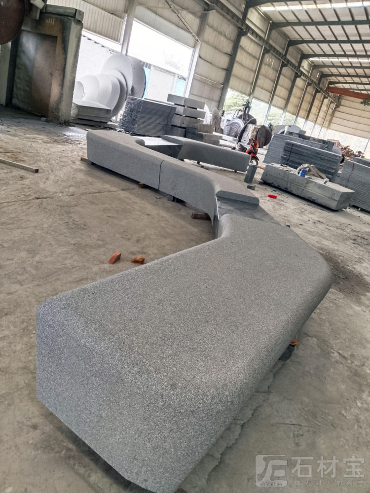 柬埔寨黑公园坐凳