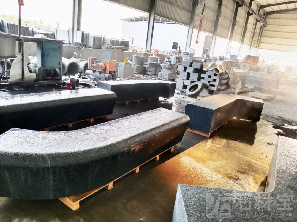 柬埔寨黑公园坐凳