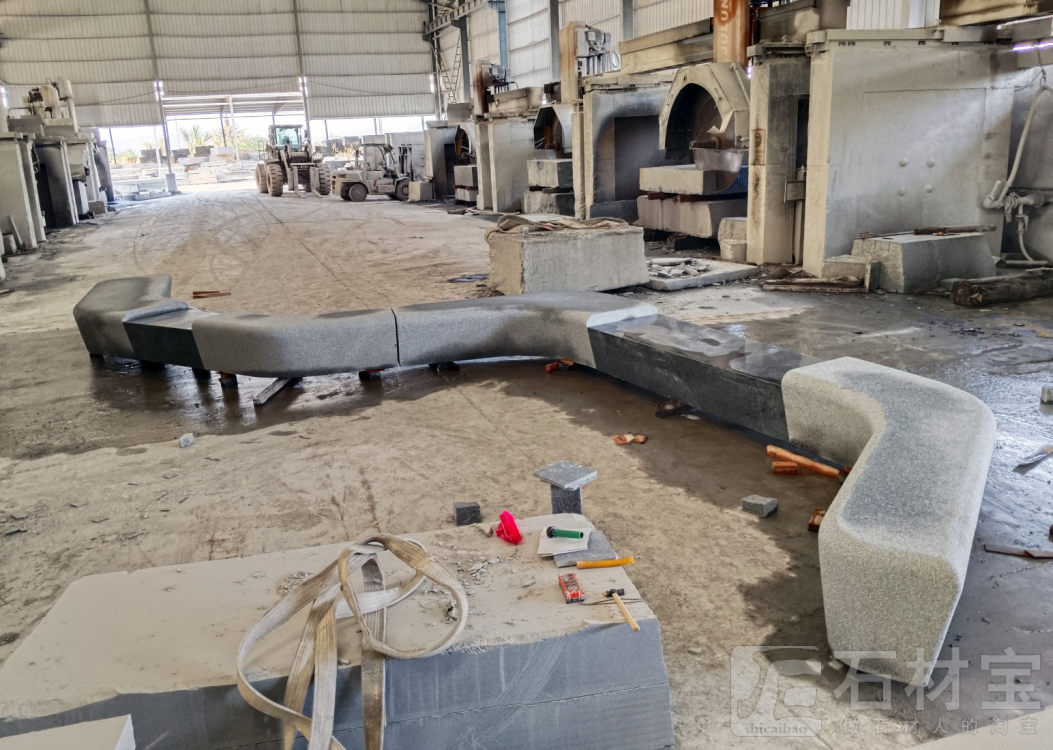 柬埔寨黑公园坐凳