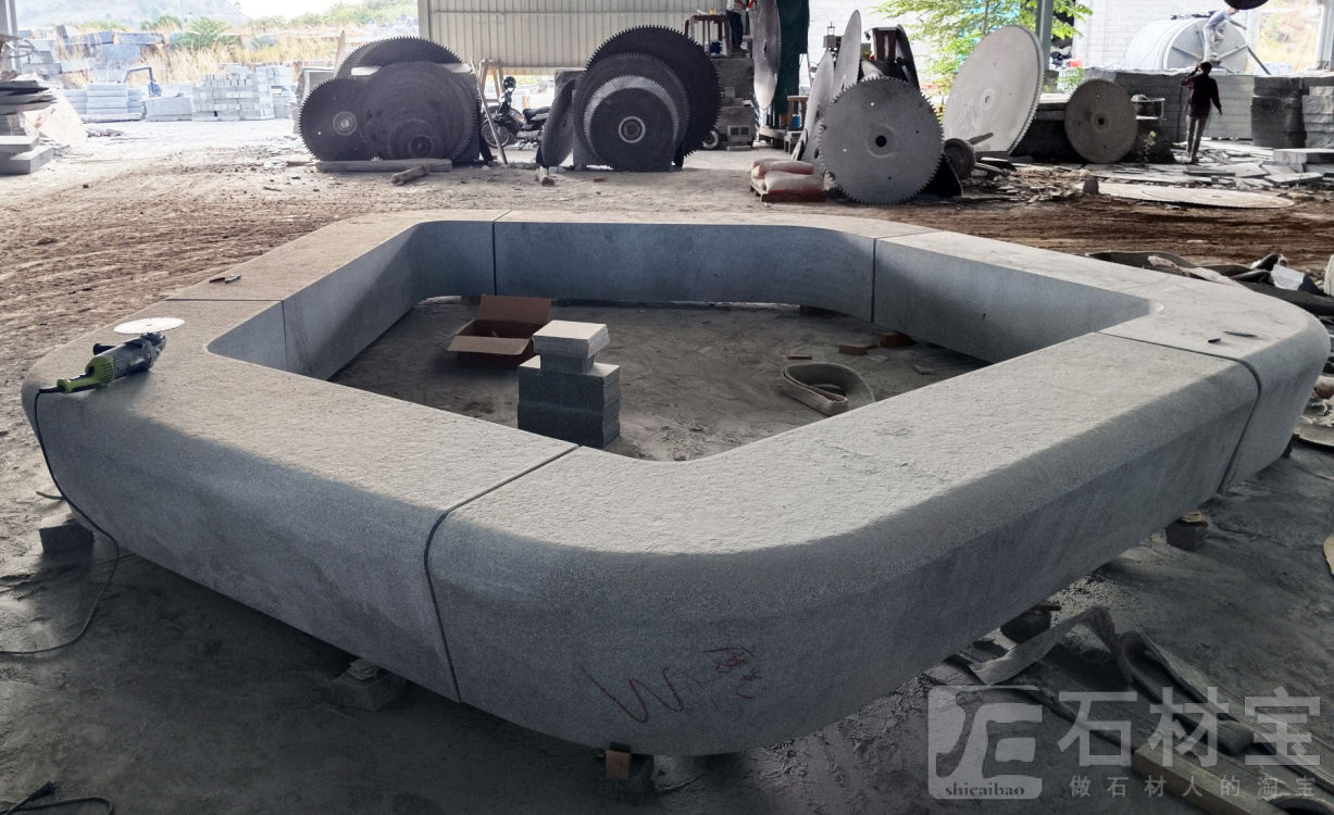 柬埔寨黑公园坐凳