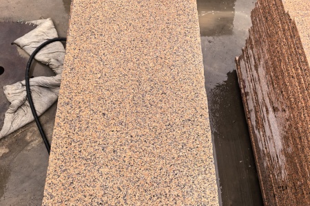 主营：新疆红/天山红/鄯善红/卡拉金麦/卡拉麦里金/棕钻/咖 啡钻 /世纪雅钻