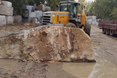 黄锈石整石景观石