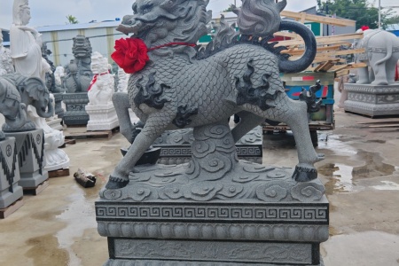 汉白玉雕刻 青石雕刻 花岗岩雕刻 需要的联系18103121950