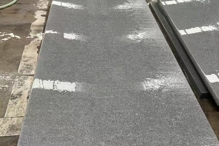 芝麻灰异型坐凳