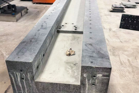 柬埔寨黑精密仪器横梁