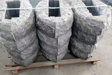 柬埔寨黑垒墙石