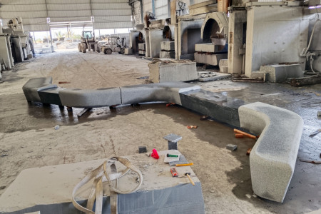 柬埔寨黑公园坐凳