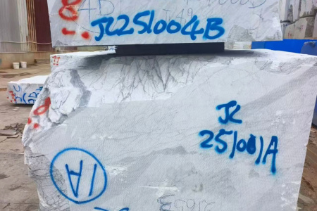 细纹雪花白荒料