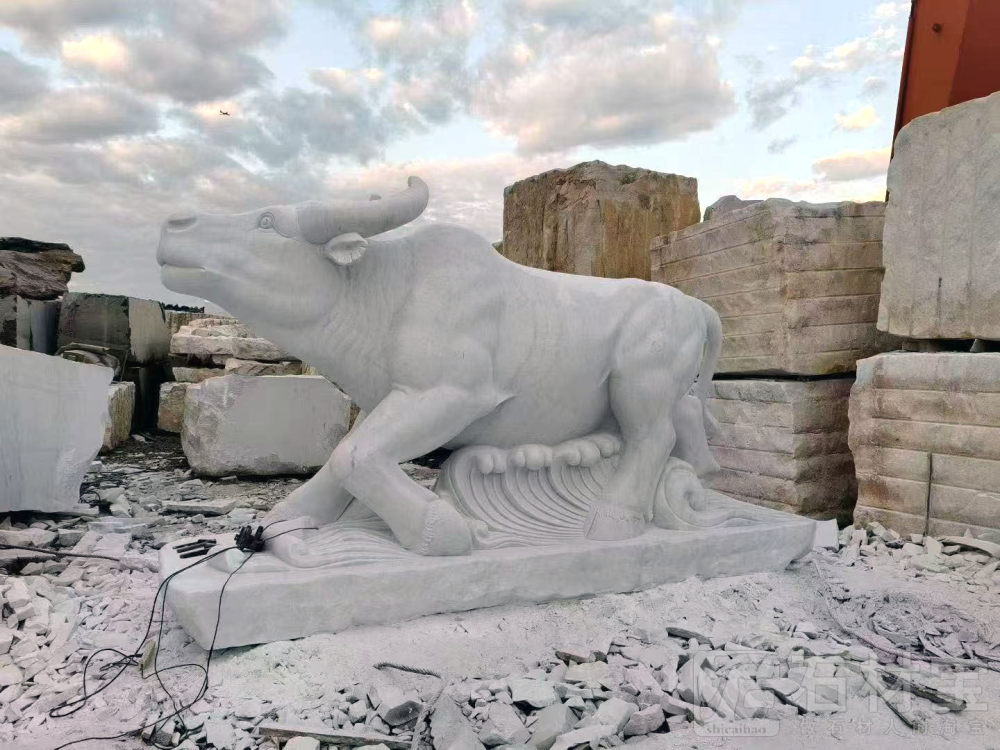 汉白玉的大型雕塑