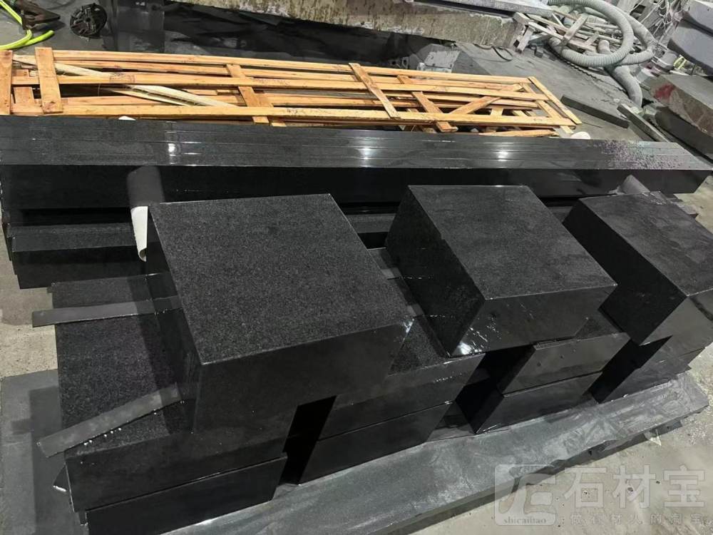 芝麻黑G654中细花