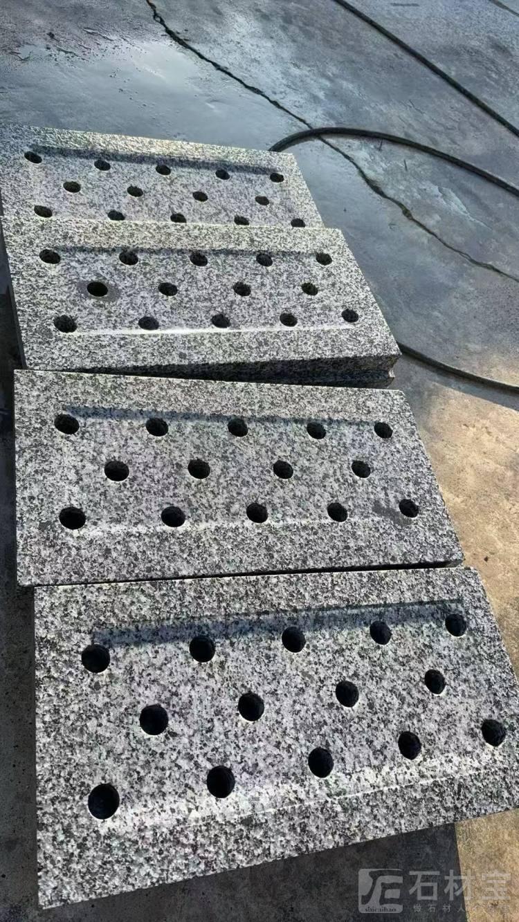 芝麻黑地漏石