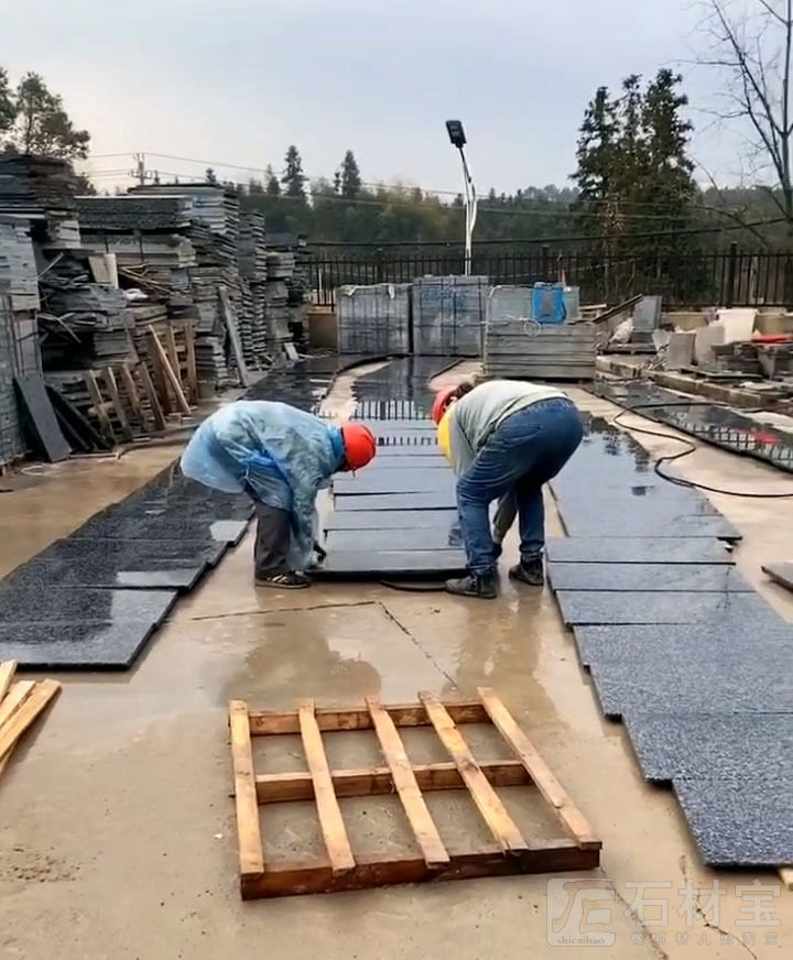 芝麻黑外墙干挂排版