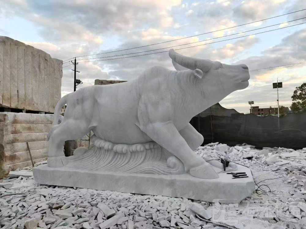 汉白玉的大型雕塑