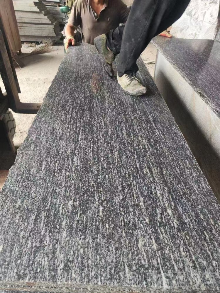 夜里雪（山水岩）