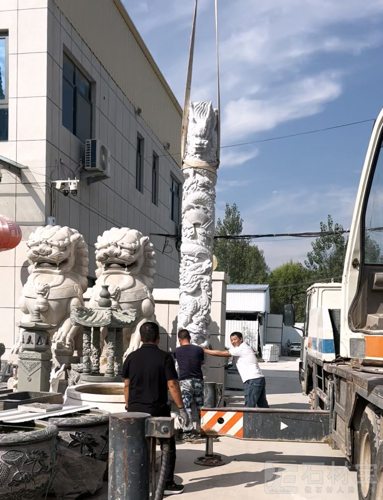 龙柱雕刻