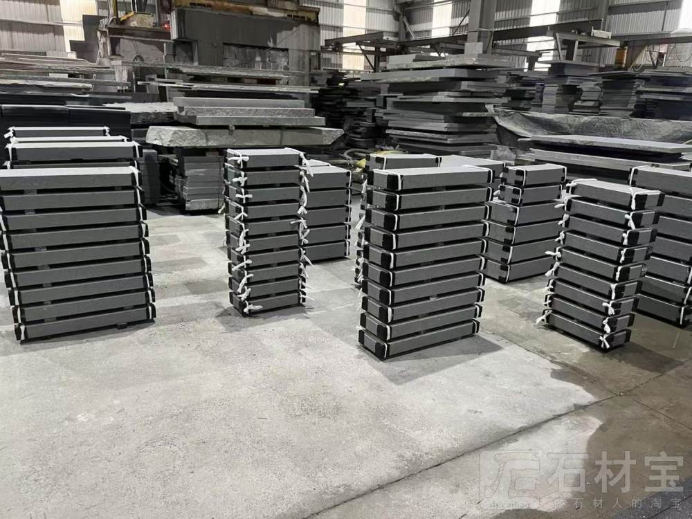 芝麻黑G654中细花