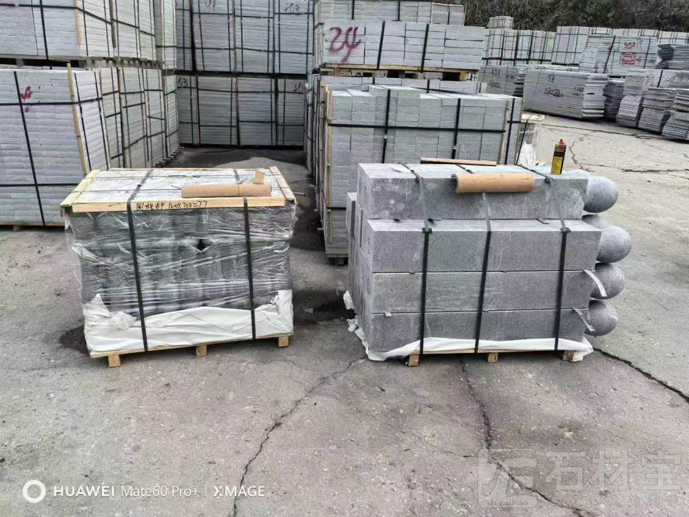 罗田芝麻灰花瓶