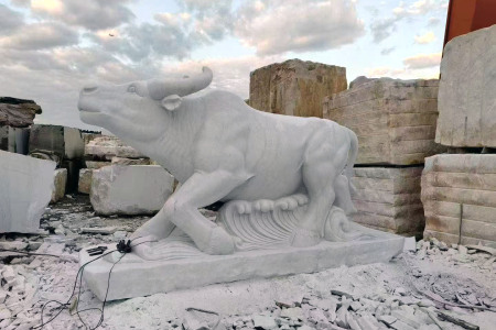 汉白玉的大型雕塑