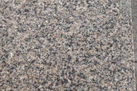 芝麻白中花红底