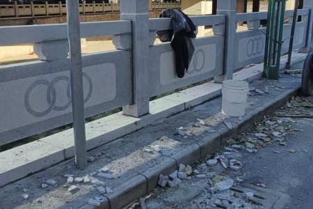 芝麻灰花岗岩石栏杆 河道石护栏定制安装☎️:13963761592