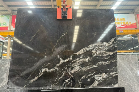 宇宙黑，白玉兰，幻彩白