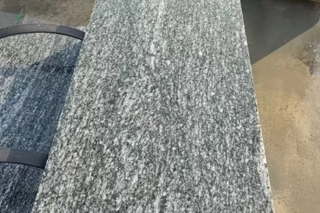 夜里雪（山水岩）