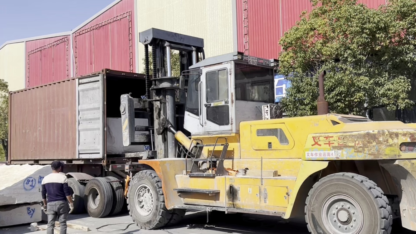 沉香米黄 、维纳多荒料到货
电话:17305959369小梁
地址:海西石材城六路c13-15