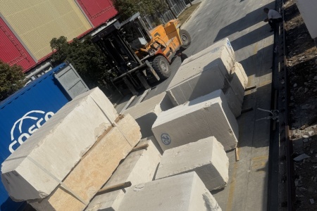 沉香米黄 、维纳多、荒料到货