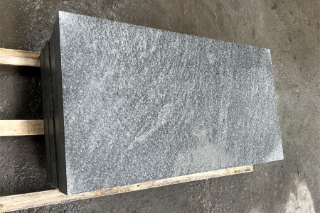 新西兰灰/山水石(深色乱纹)毛板