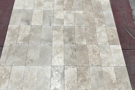 洞石 滚磨皮革面