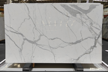 鱼肚白，意大利正矿