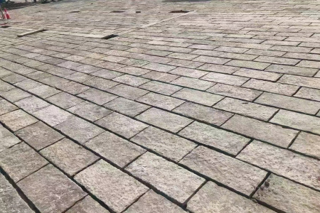 老石头地铺石