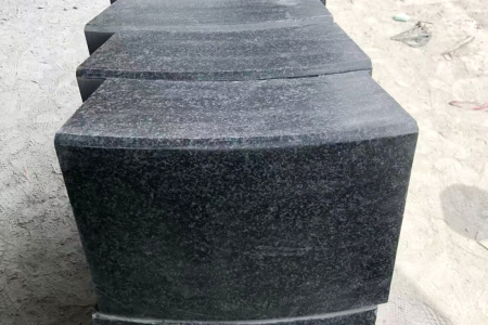 小蓝宝福建芝麻黑路沿石