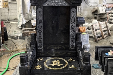 云南芝麻黑墓碑