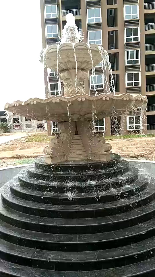 直径3米的喷泉⛲️安装完成，试水中???