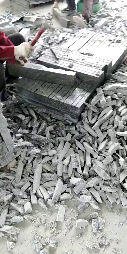 珍珠灰自然面加工中!