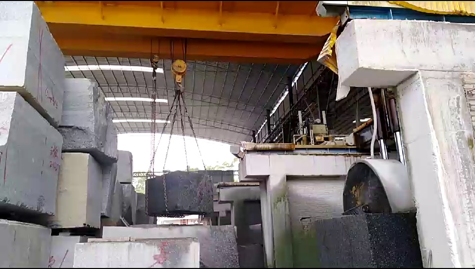 小海浪花（海浪花），大量批发毛光板，荔枝面，火烧板，承接各种石材工程，联系方式