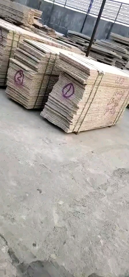 山东汶上县锈石，光板，荔枝面，路沿石，蘑菇石，火烧石等多种规格。电话