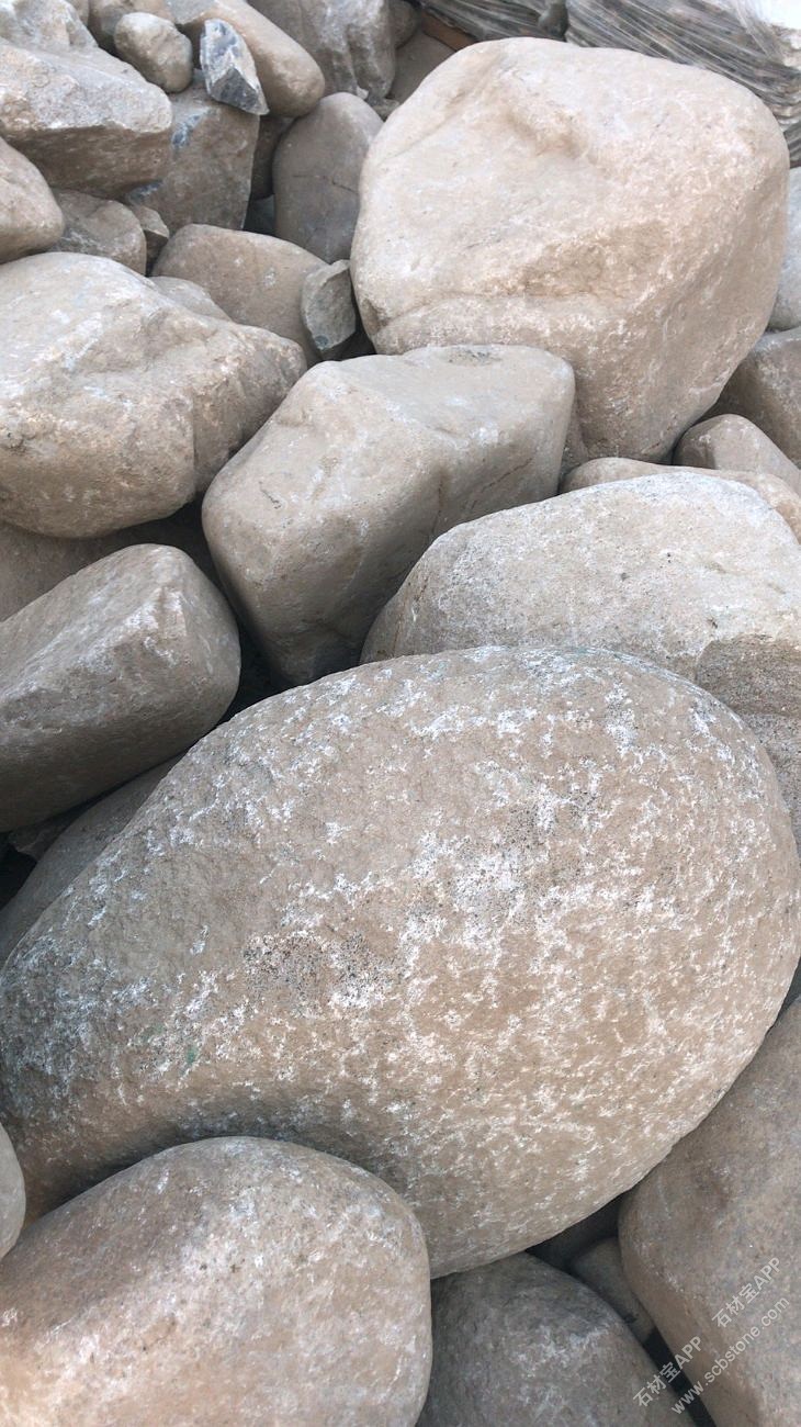 大块河卵石供应!公园,小区用风景石!