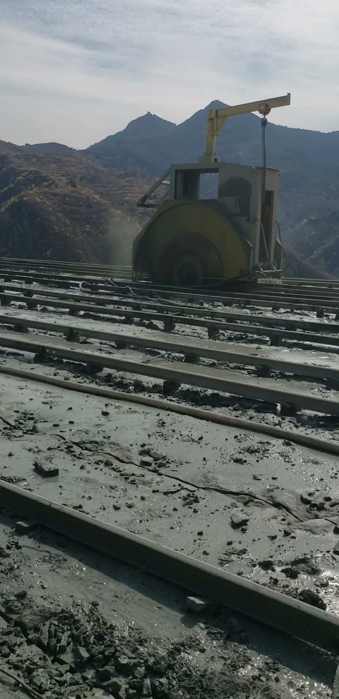 联系电话：13625030583黄