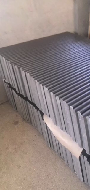 中国黑、越南黑、荒料、毛板、工程板、台面板、洗面板、墓碑、CNC数控雕刻产品