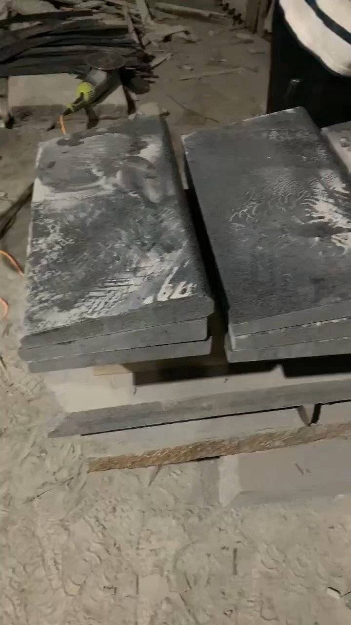 芝麻黑斜盖压顶