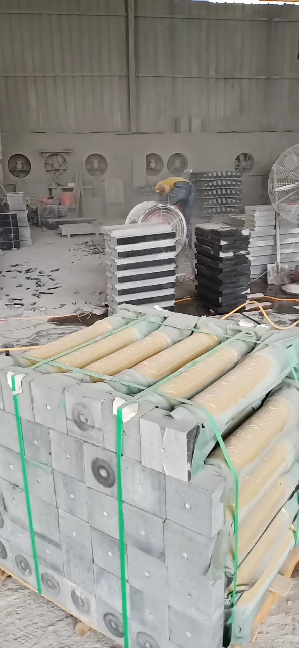 本厂主营芝麻黑，灰，白，墓碑，路沿，等