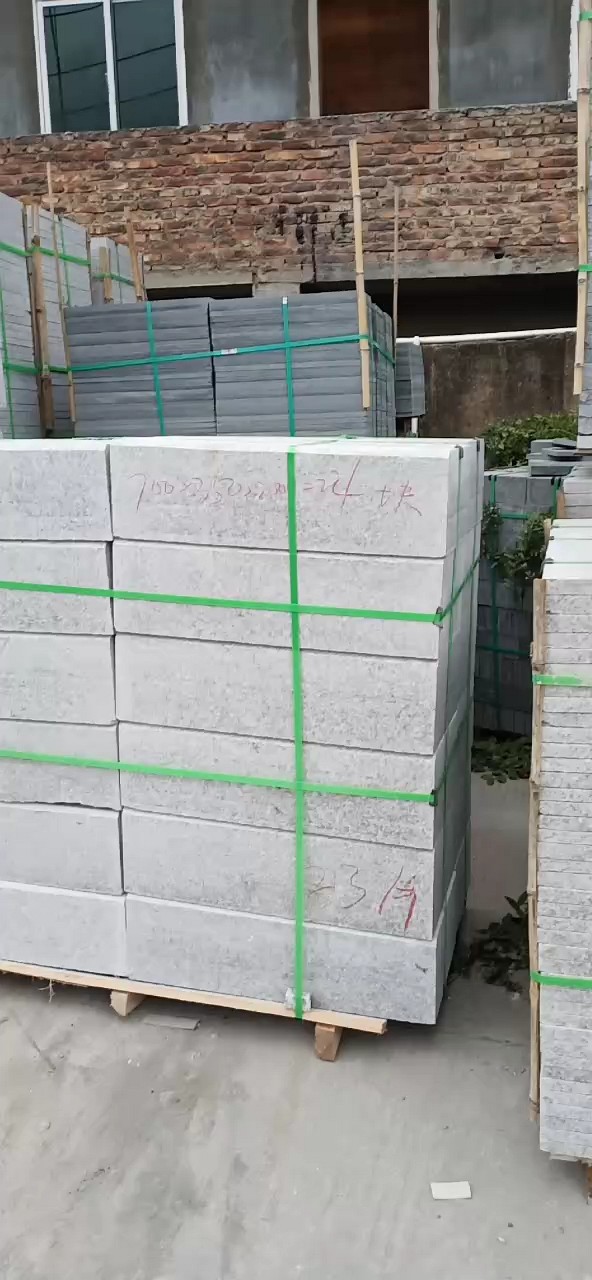 做生意讲究诚信，如果连诚信都没有了，那就不配做人，——林姐