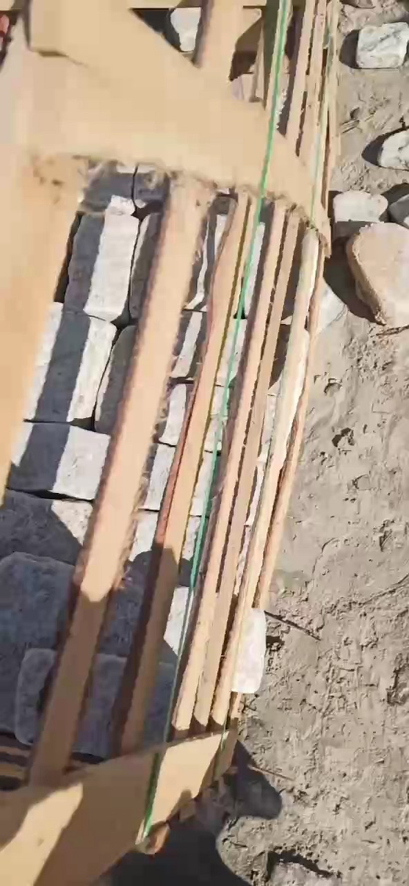 10205公分黄绣石滚