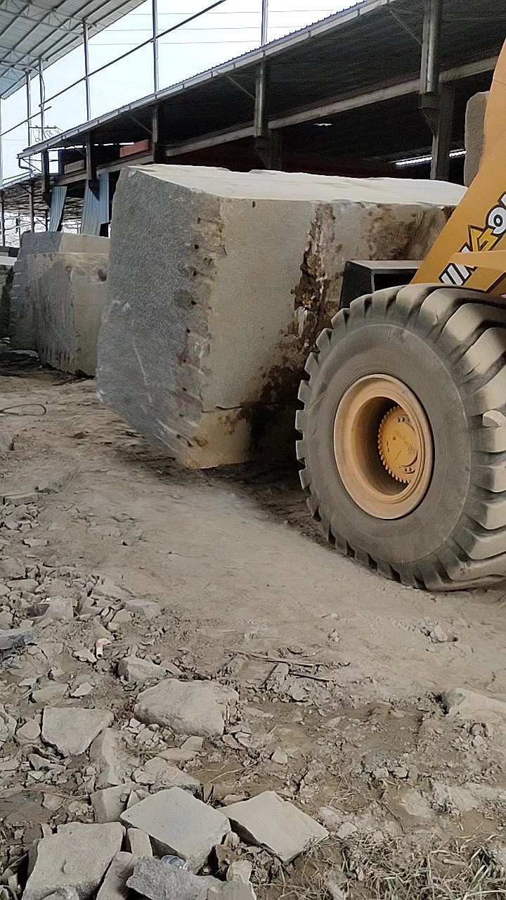 钟山青/广西654芝麻黑——A料进厂