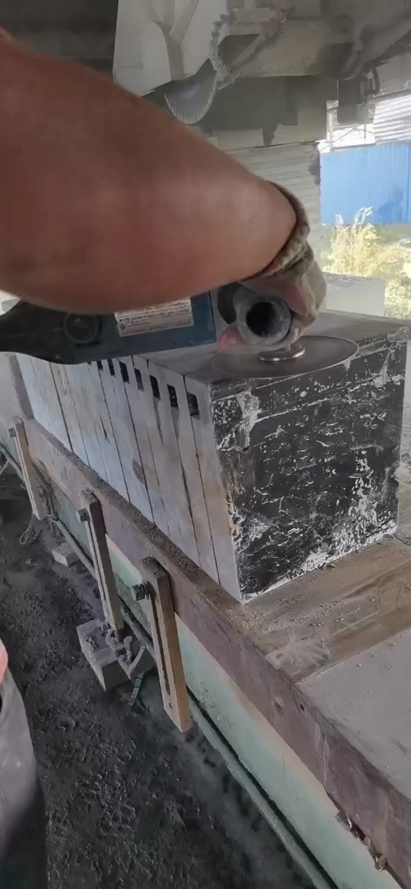 湛江黑、新中国黑、蒙古黑，黑洞石，石雕工艺品加工，销售