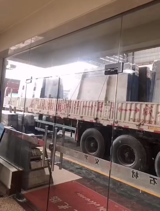 一整车爱马仕灰出发成都，感谢蓉姐的支持，祝你牛年大发，生意兴隆，事事如意